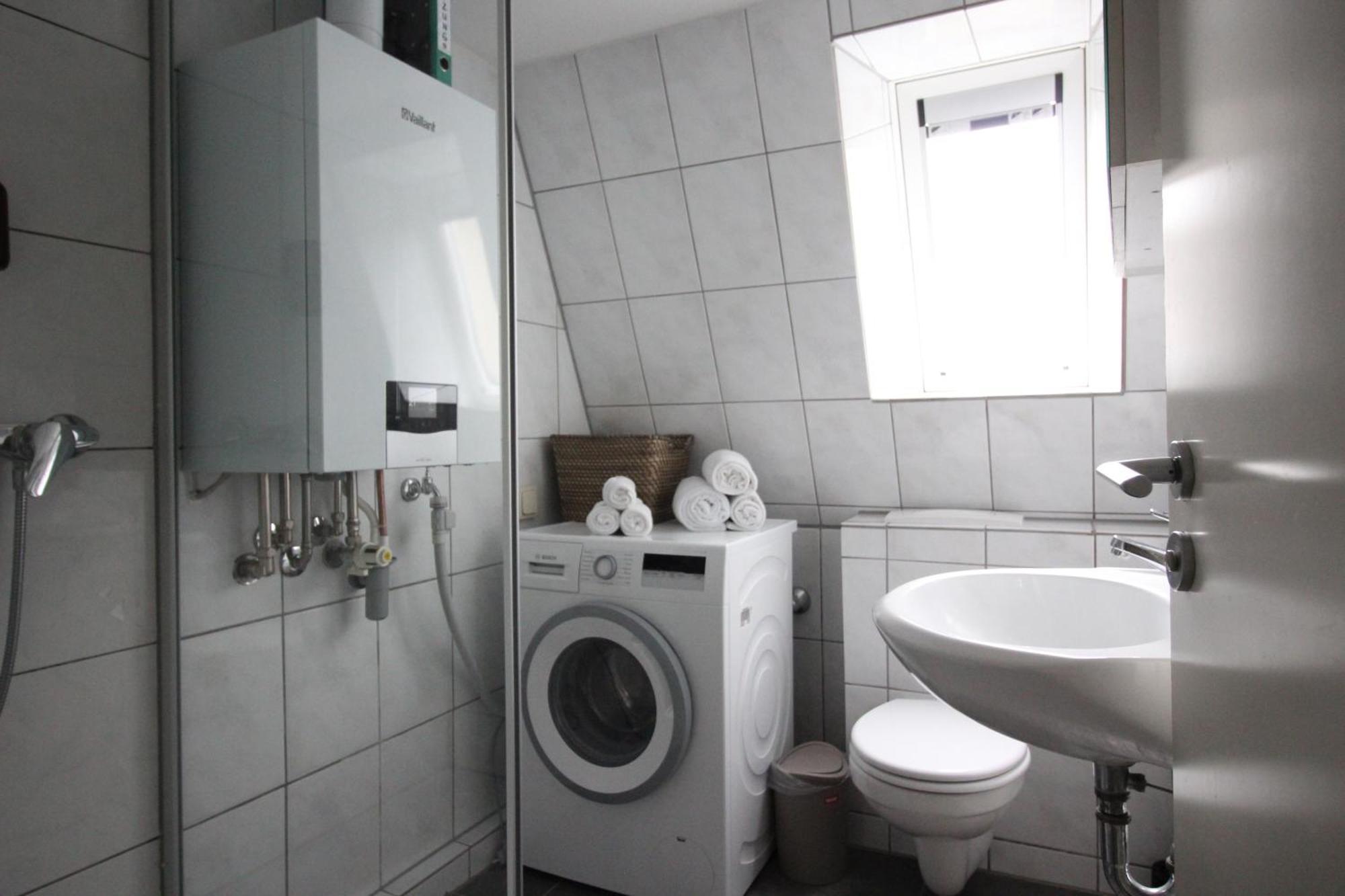 Homie Stay Schiestlstrasse - Moderne Dachgeschosswohnung Mit 2 Schlafzimmern Wurtzbourg Extérieur photo