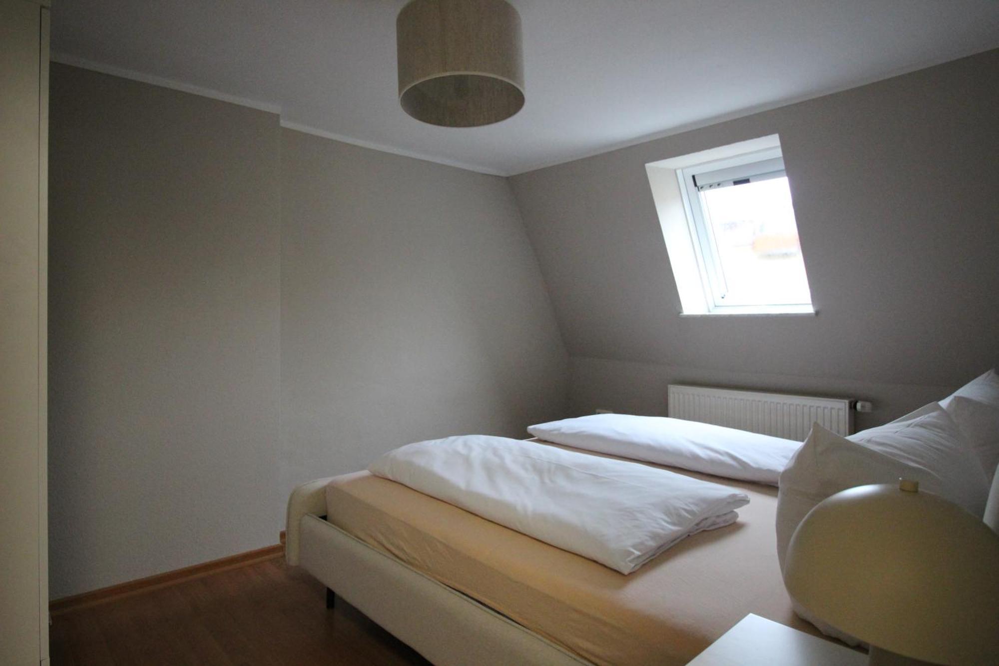 Homie Stay Schiestlstrasse - Moderne Dachgeschosswohnung Mit 2 Schlafzimmern Wurtzbourg Extérieur photo