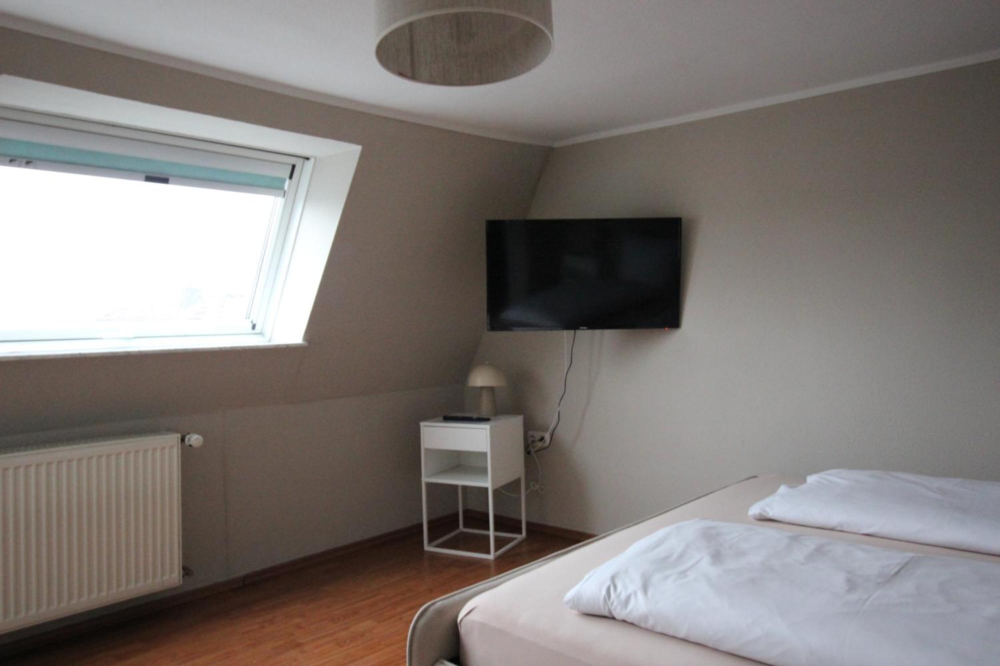Homie Stay Schiestlstrasse - Moderne Dachgeschosswohnung Mit 2 Schlafzimmern Wurtzbourg Extérieur photo